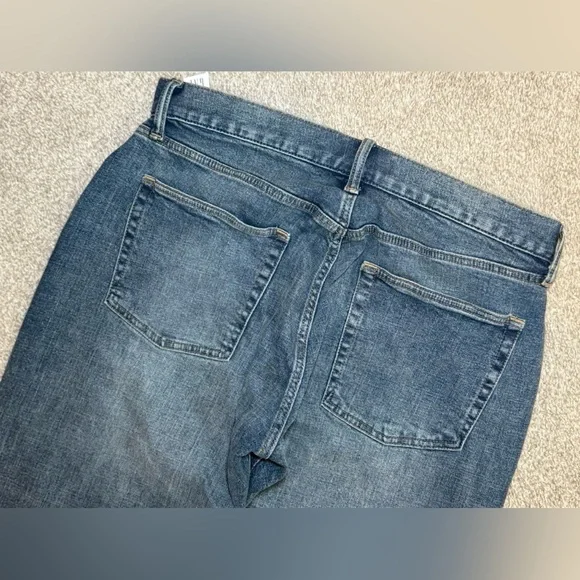 NWT Gap Men's Blue Relaxed 32x30 Measures 32x28.5 Wide Leg Medium Wash - Picture 5 of 11